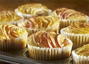 Cinnamon Apple Cup Cakes