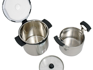 Baking Cakes in Mr. D's Thermal Cooker