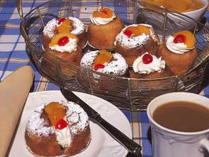 Fresh Cream & Fruit Baba