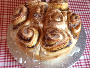KATHERINE CYRUS PULL-APART PUMPKIN CINNAMON ROLLS