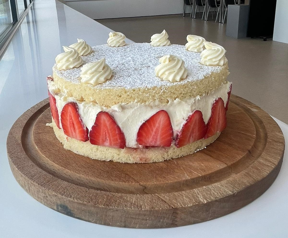 Strawberry & Diplomat Cream Cake